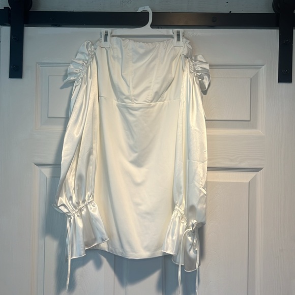 CUTE OFF SHOULDER PUFF SLEEVE BODYCON PARTY MINI DRESS - WHITE - Picture 3 of 4